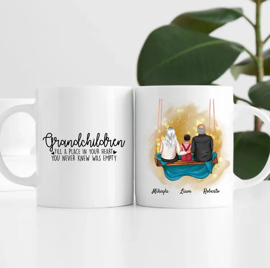 Oma & Opa mit Enkel auf Schaukel | Personalisierte Tasse