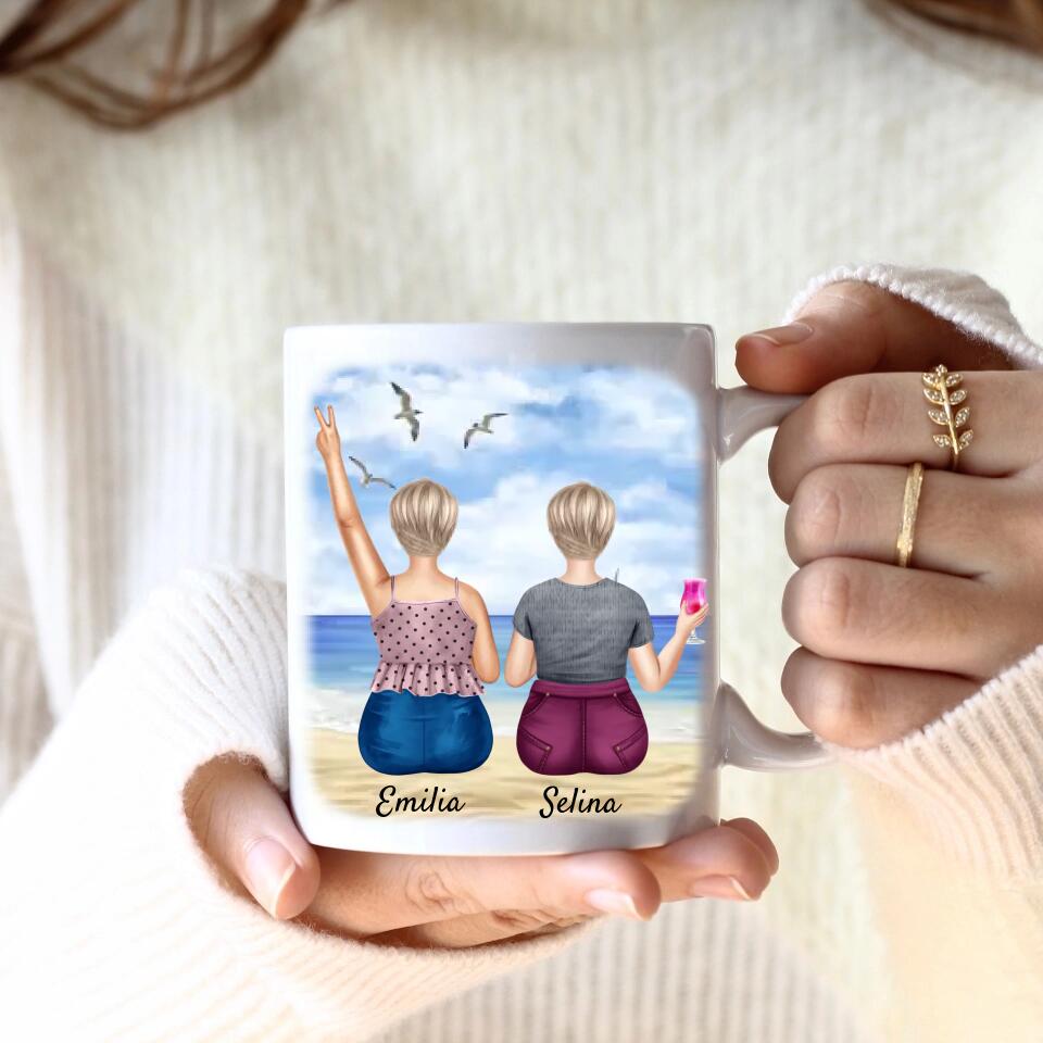 Curvy Friends am Strand (2 Personen) | Personalisierte Tasse