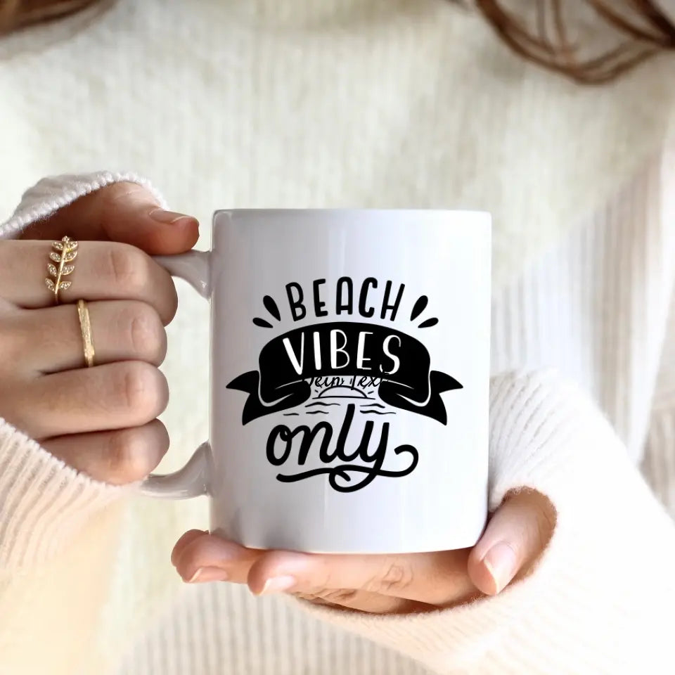 Freundinnen am Strand (3 Personen) I Personalisierte Tasse