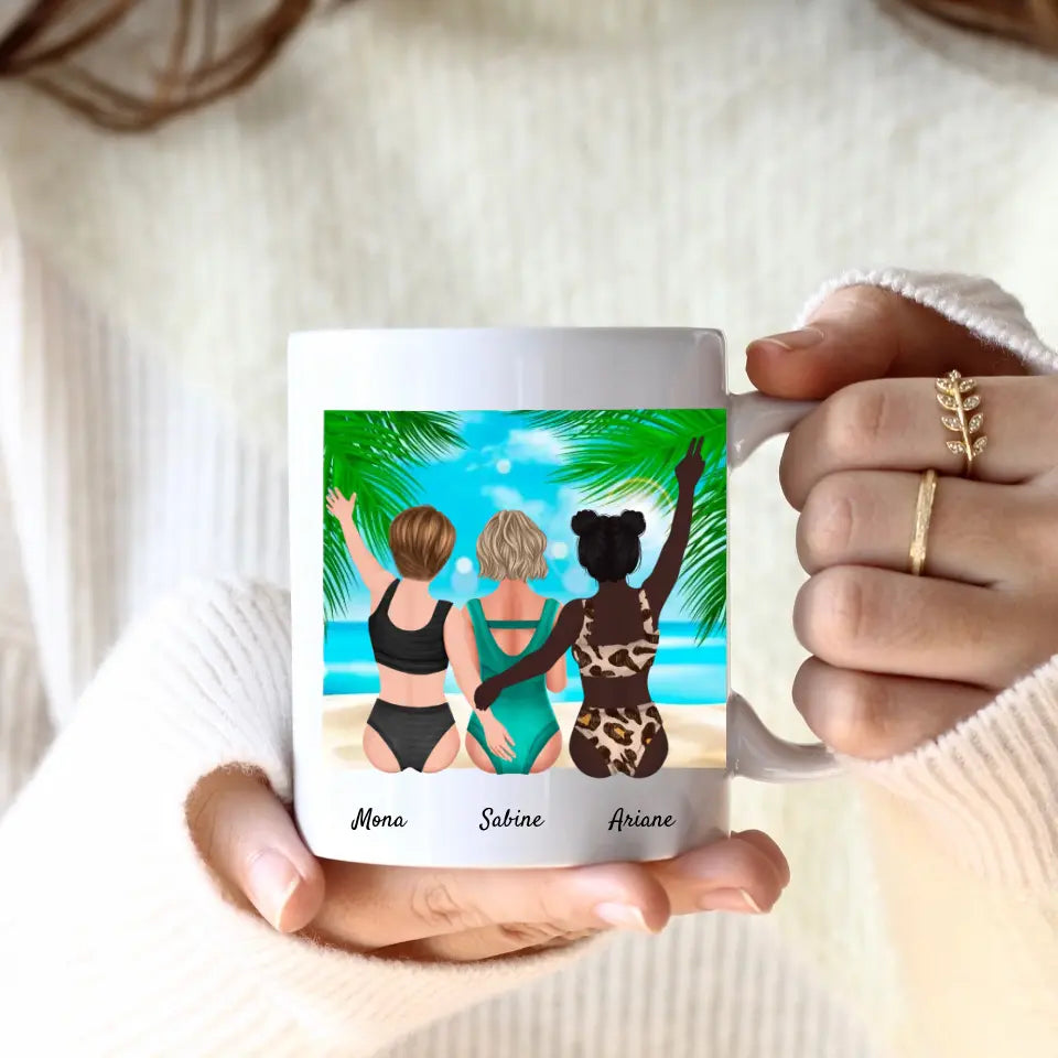 Freundinnen am Strand (3 Personen) I Personalisierte Tasse