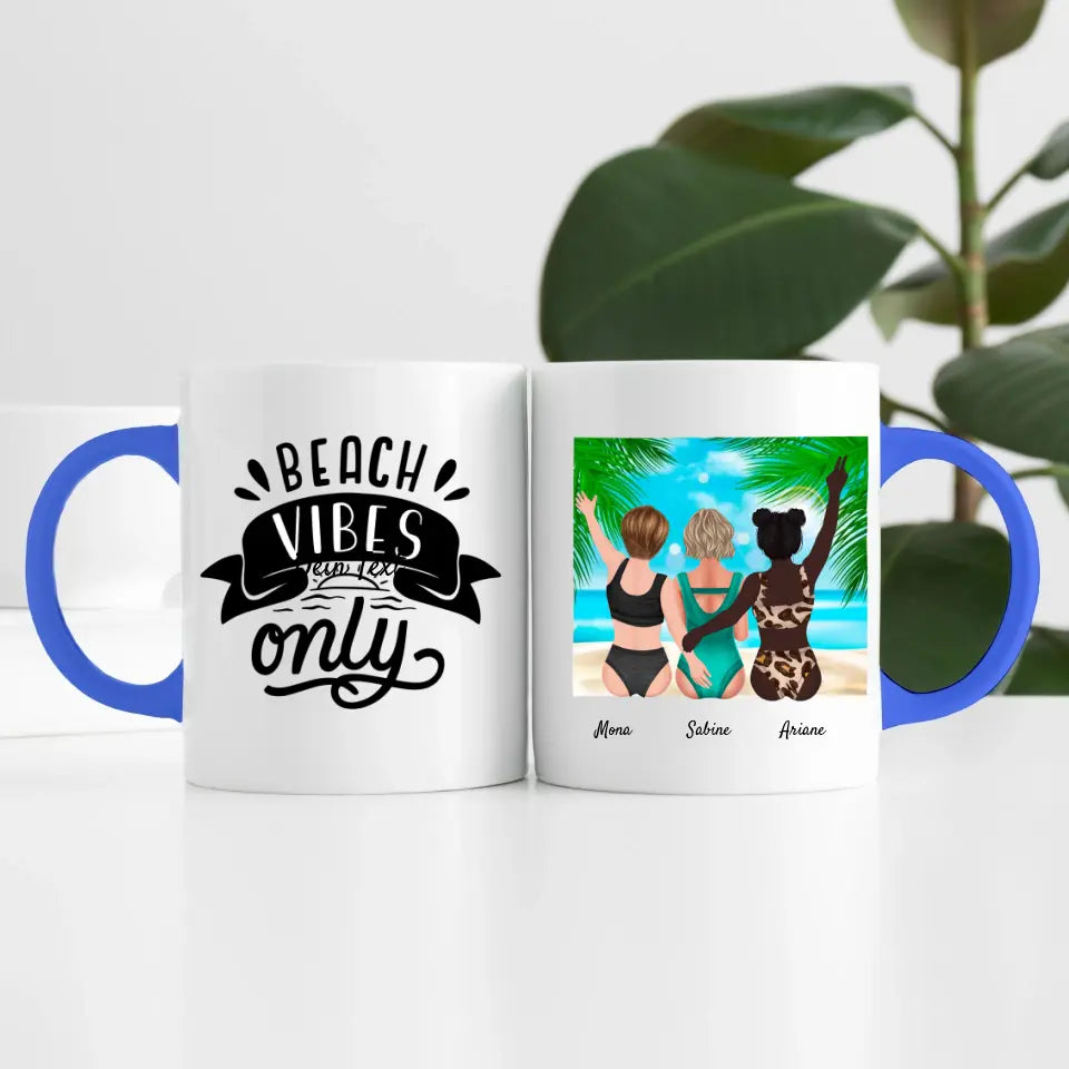 Freundinnen am Strand (3 Personen) I Personalisierte Tasse