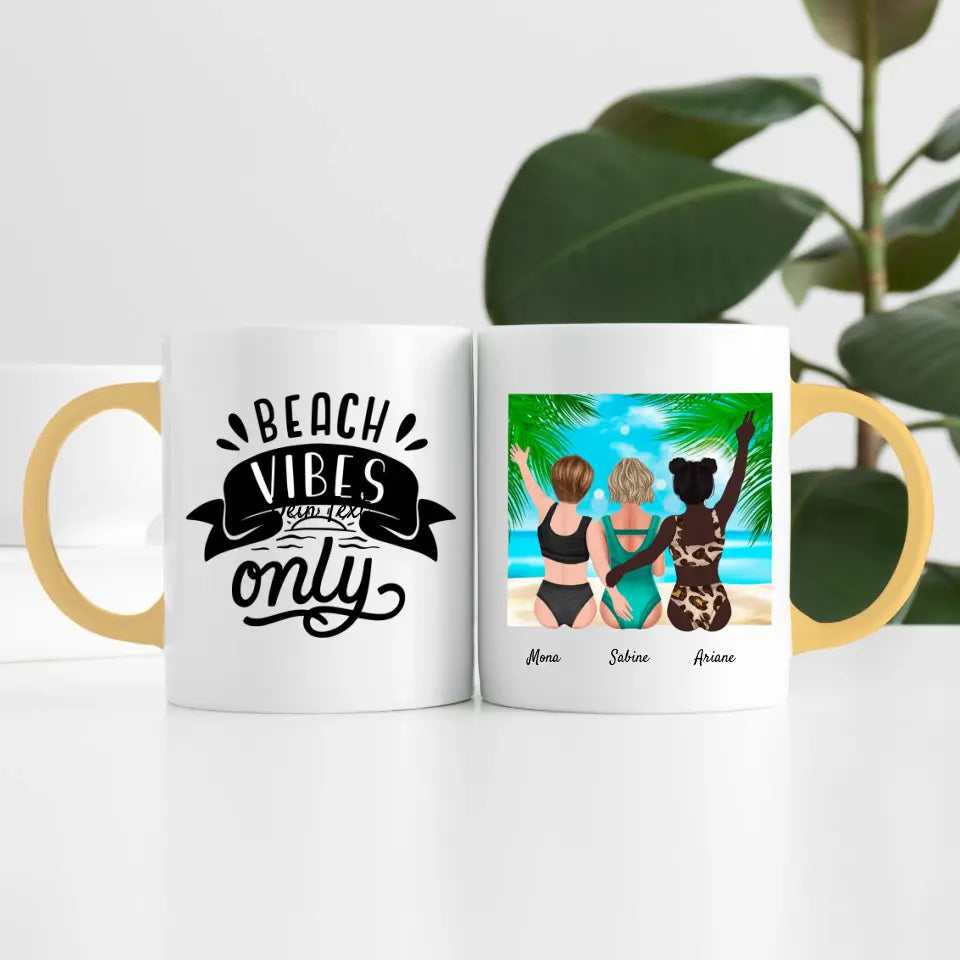 Freundinnen am Strand (3 Personen) I Personalisierte Tasse