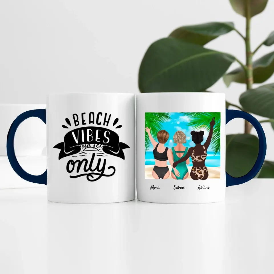 Freundinnen am Strand (3 Personen) I Personalisierte Tasse
