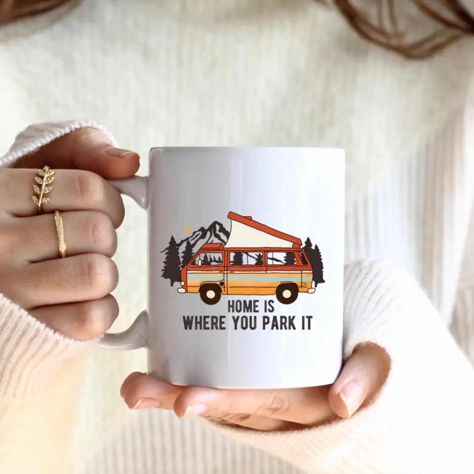 Mädchen auf Reisen (1 Person) I Personalisierte Tasse